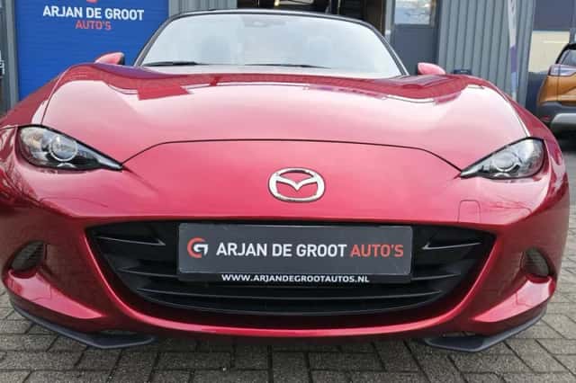 Mazda MX-5 (2023) thumbnail 4