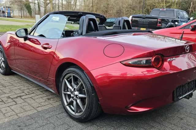 Mazda MX-5 (2023) thumbnail 5