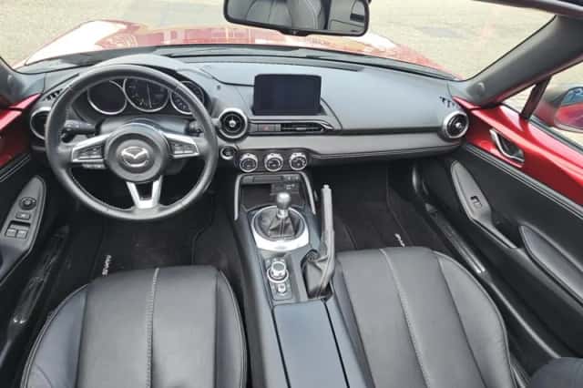 Mazda MX-5 (2023) thumbnail 6