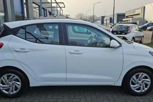 Hyundai i10 (2020) thumbnail 3