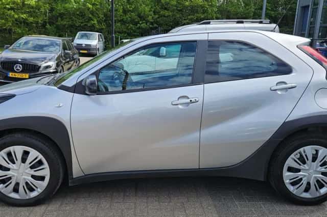 Toyota Aygo X (2022) thumbnail 2