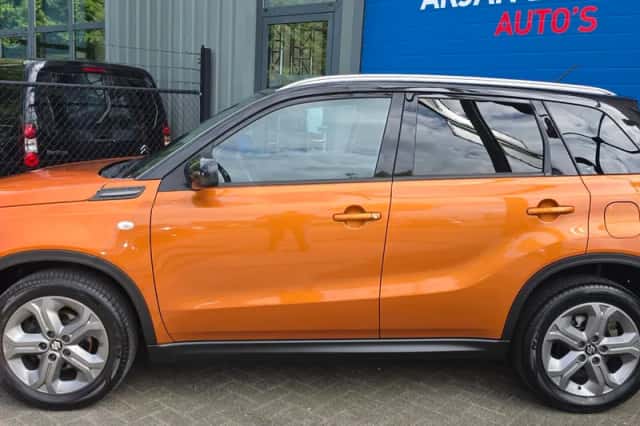 Suzuki Vitara (2018) thumbnail 2