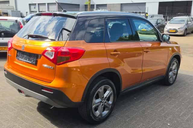 Suzuki Vitara (2018) thumbnail 4