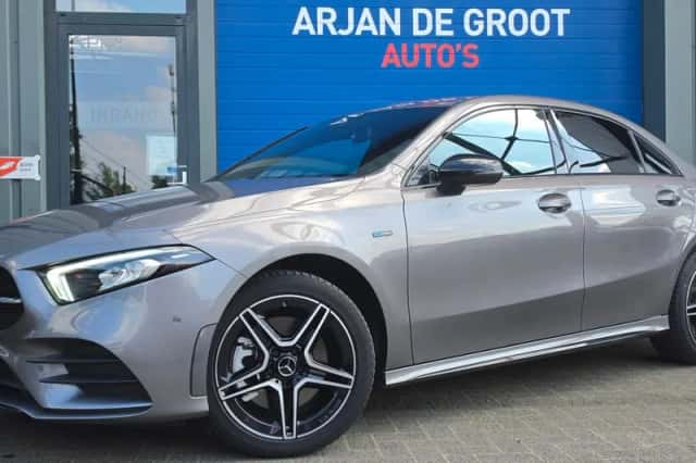 Mercedes-Benz A-Klasse (2021) thumbnail 1