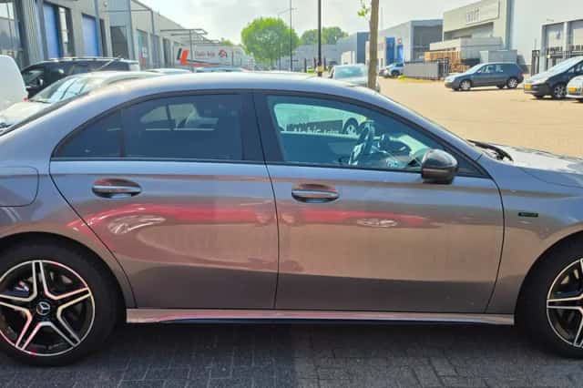 Mercedes-Benz A-Klasse (2021) thumbnail 2