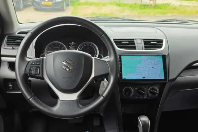 Suzuki Swift (2014) thumbnail 3