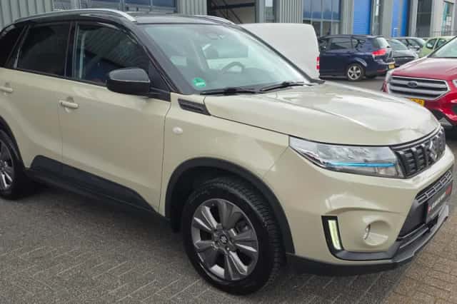 Suzuki Vitara (2023) thumbnail 5