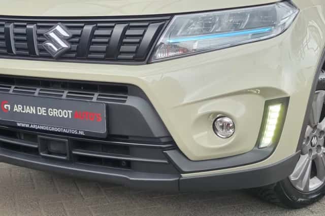 Suzuki Vitara (2023) thumbnail 6