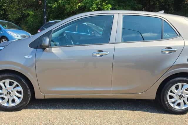 Kia Picanto (2019) thumbnail 2