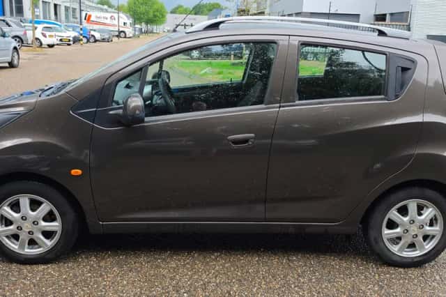 Chevrolet Spark (2011) thumbnail 2