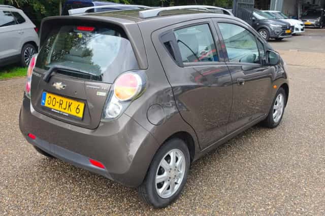 Chevrolet Spark (2011) thumbnail 4