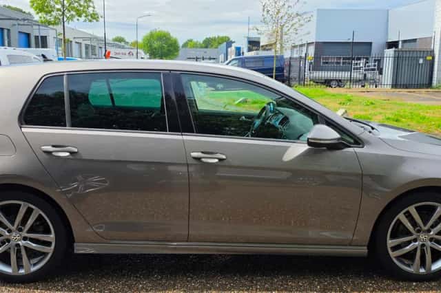 Volkswagen Golf (2013) thumbnail 3