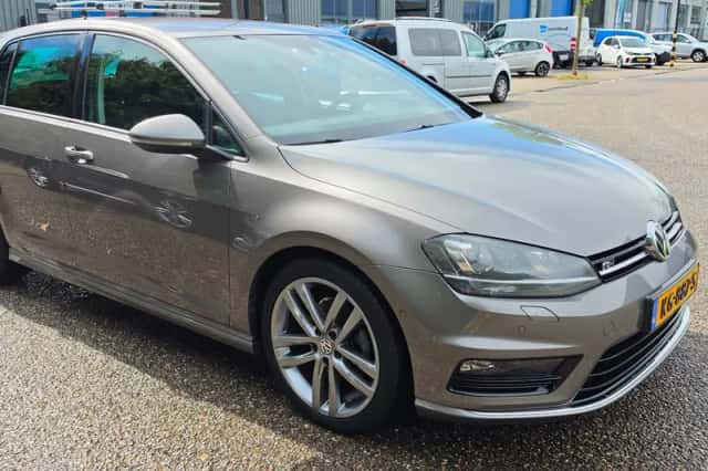 Volkswagen Golf (2013) thumbnail 4