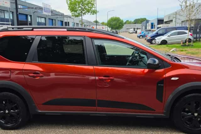 Dacia Jogger (2022) thumbnail 3