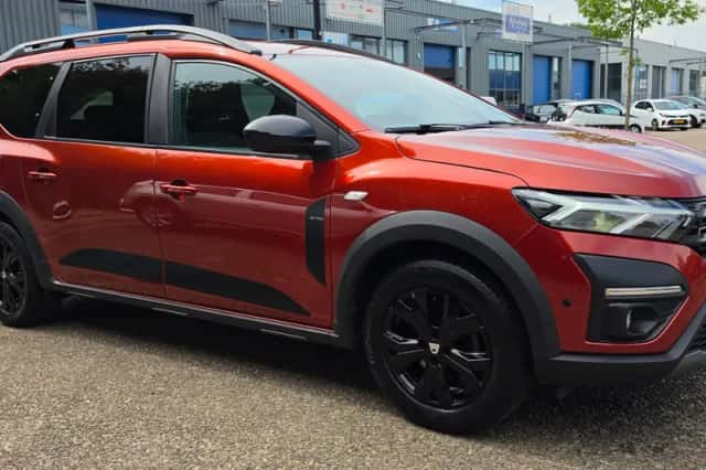 Dacia Jogger (2022) thumbnail 4