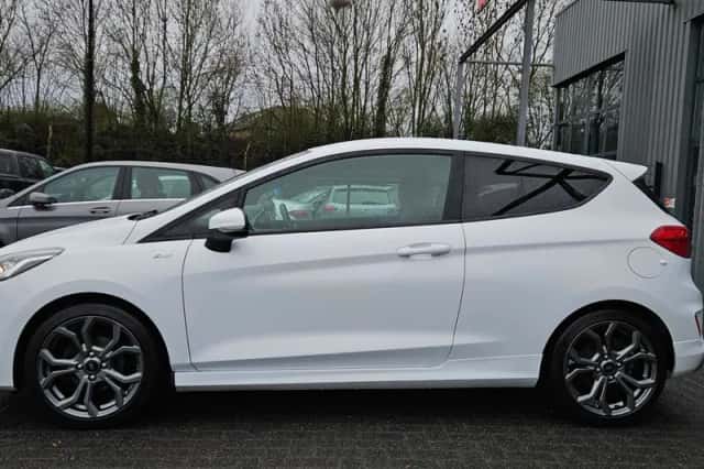 Ford Fiesta (2017) thumbnail 3