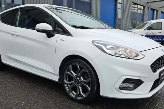Ford Fiesta (2017) thumbnail 4