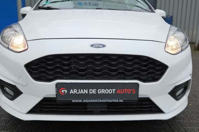 Ford Fiesta (2017) thumbnail 5