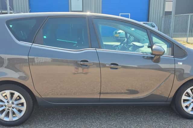 Opel Meriva (2017) thumbnail 3