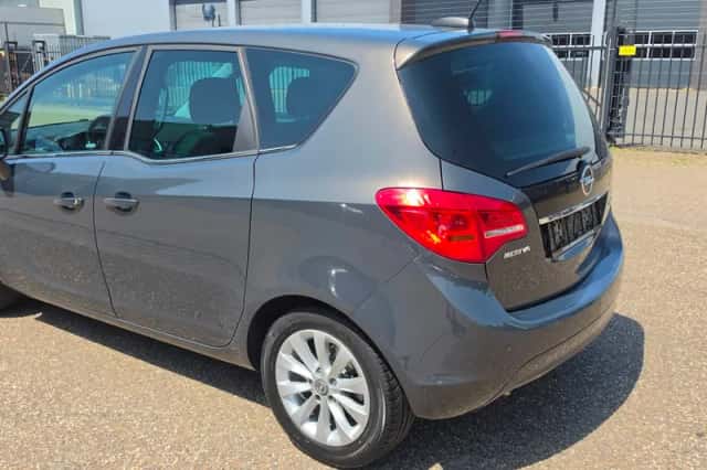 Opel Meriva (2017) thumbnail 4