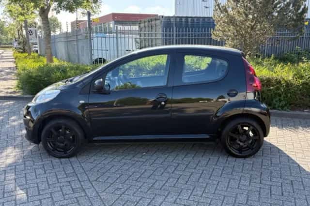 Peugeot 107 (2012) thumbnail 4