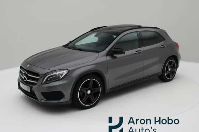 Mercedes-Benz GLA (2017) thumbnail 2