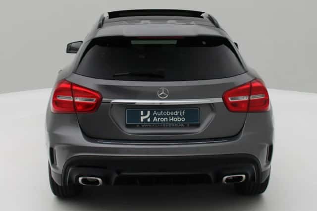Mercedes-Benz GLA (2017) thumbnail 5