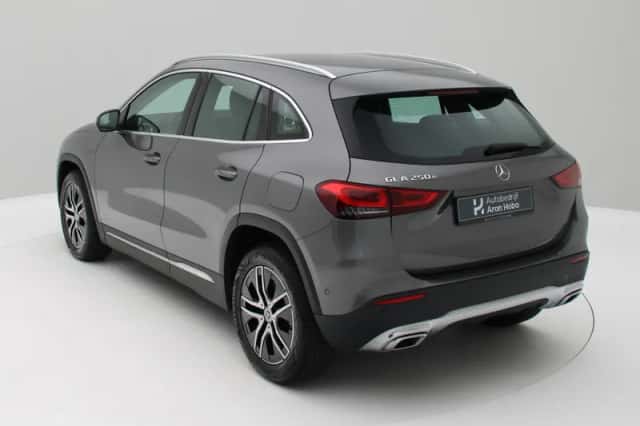 Mercedes-Benz GLA (2021) thumbnail 4