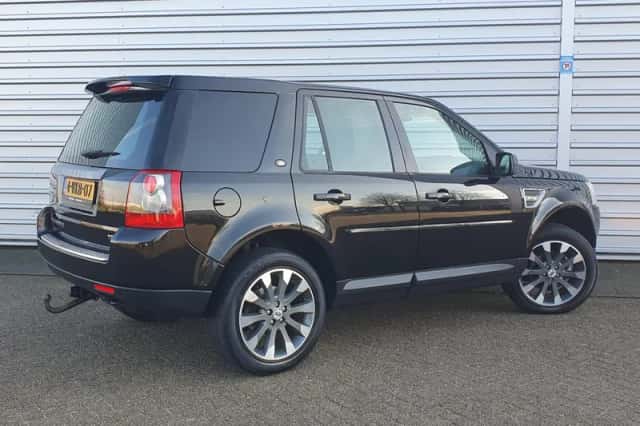 Land Rover Freelander (2010) thumbnail 2