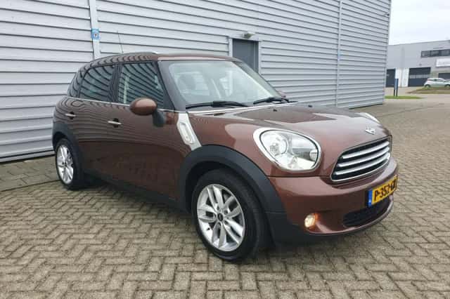 MINI Countryman (2013) thumbnail 6