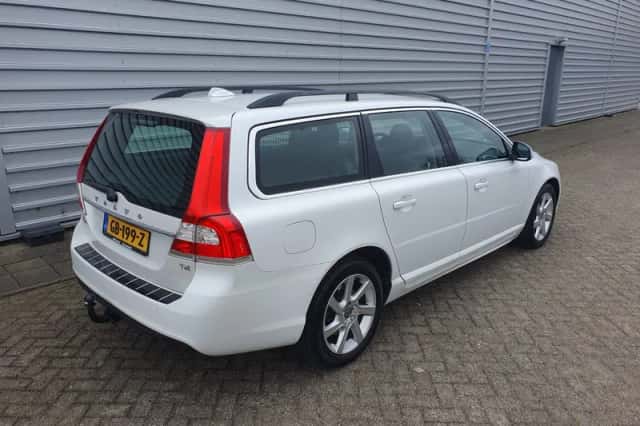 Volvo V70 (2015) thumbnail 2