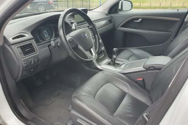Volvo V70 (2015) thumbnail 3