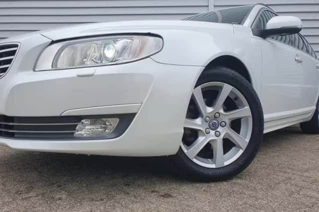 Volvo V70 (2015) thumbnail 4