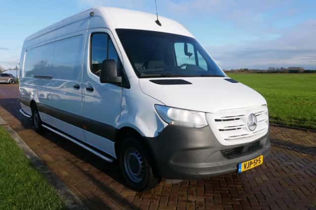 Mercedes-Benz Sprinter (2021) thumbnail 1