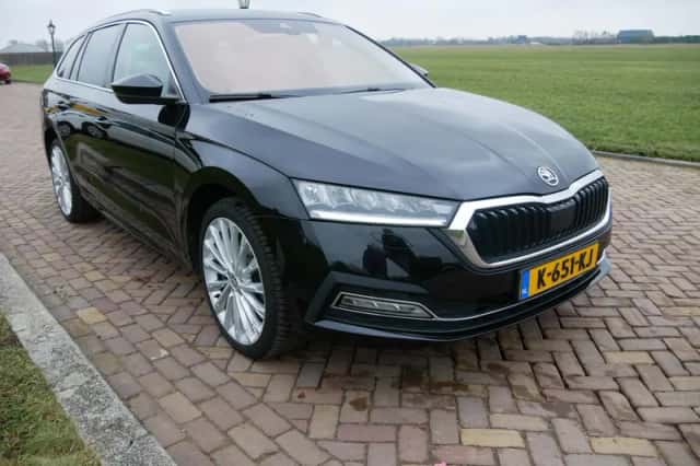 Škoda Octavia (2021) thumbnail 1
