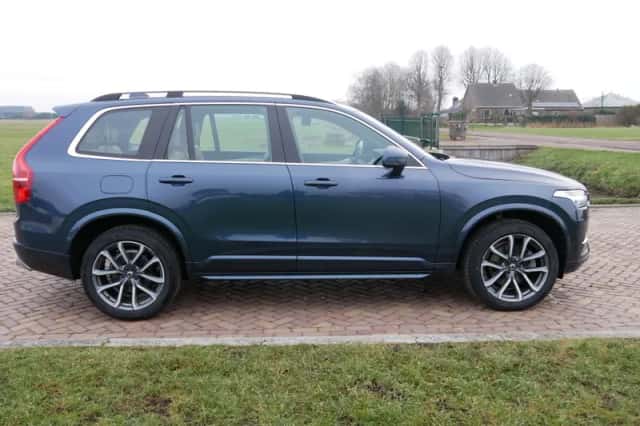 Volvo XC90 (2017) thumbnail 5