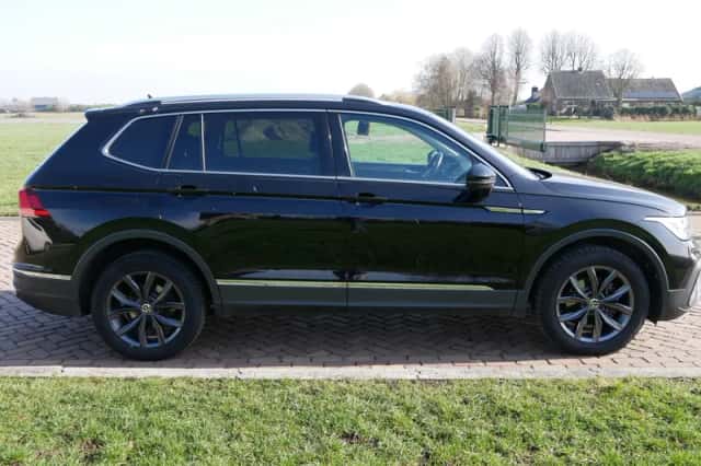 Volkswagen Tiguan (2022) thumbnail 6