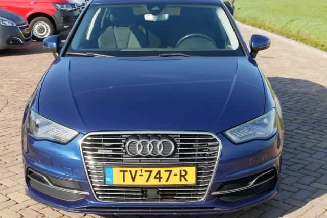 Audi A3 (2015) thumbnail 3