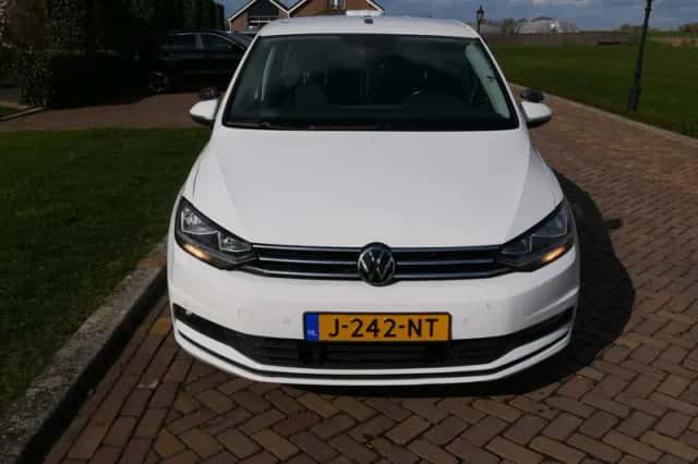 Volkswagen Touran (2021) thumbnail 3