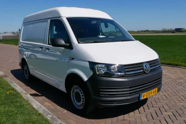 Volkswagen Transporter (2019) thumbnail 1