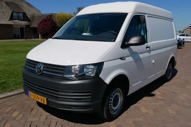 Volkswagen Transporter (2019) thumbnail 4