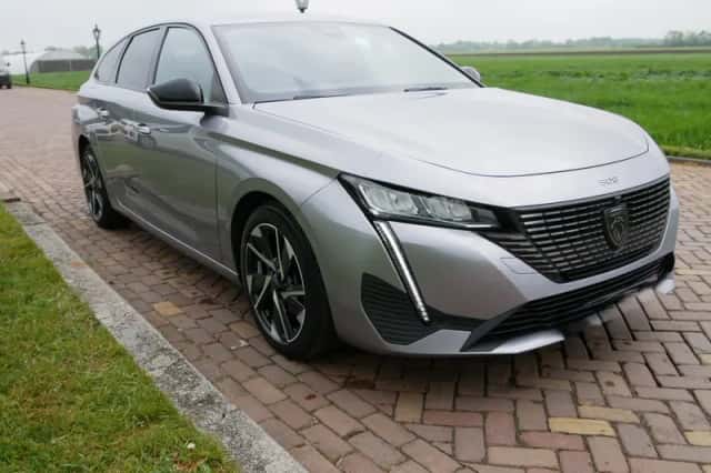 Peugeot 308 (2022) thumbnail 1