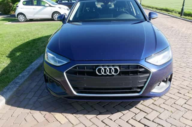 Audi A4 (2023) thumbnail 3