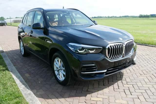 BMW X5 (2022) thumbnail 1