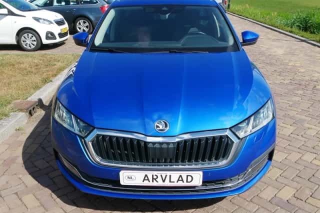 Škoda Octavia (2022) thumbnail 3