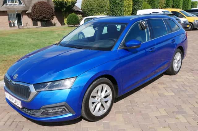 Škoda Octavia (2022) thumbnail 5
