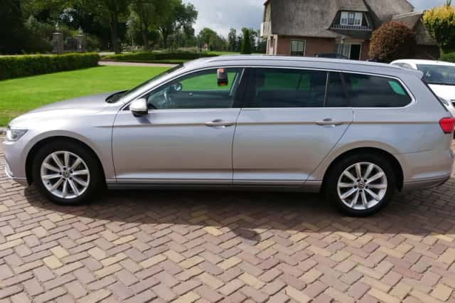 Volkswagen Passat (2023) thumbnail 6