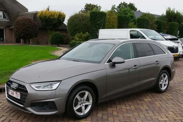 Audi A4 (2020) thumbnail 3