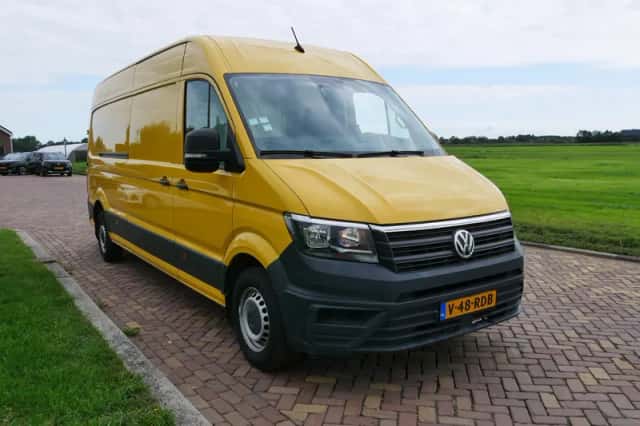 Volkswagen Crafter (2018) thumbnail 1
