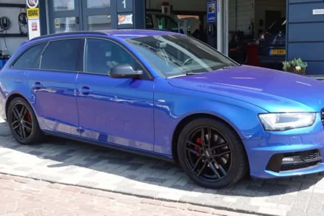 Audi A4 (2015) thumbnail 1